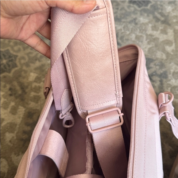 Beis Mini Weekender - Picture 4 of 7